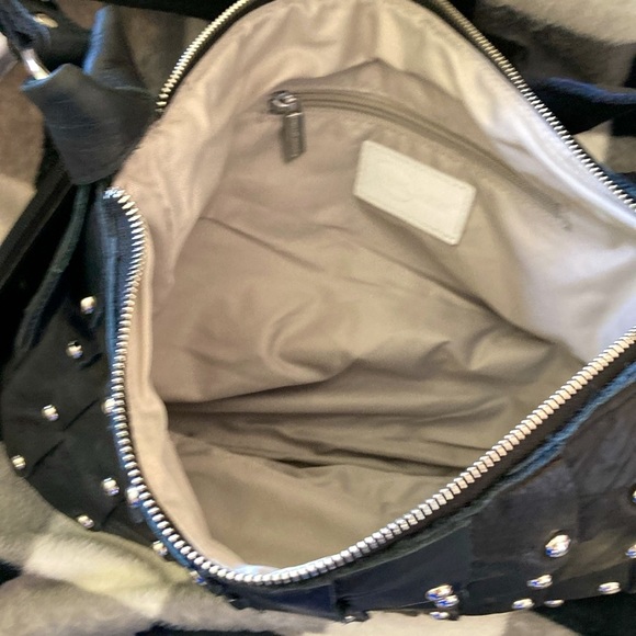 NWT Amerileather Rich Black,Soft 100% Genuine Leather Bag, Rivet detail, 16”x10” - Picture 4 of 11